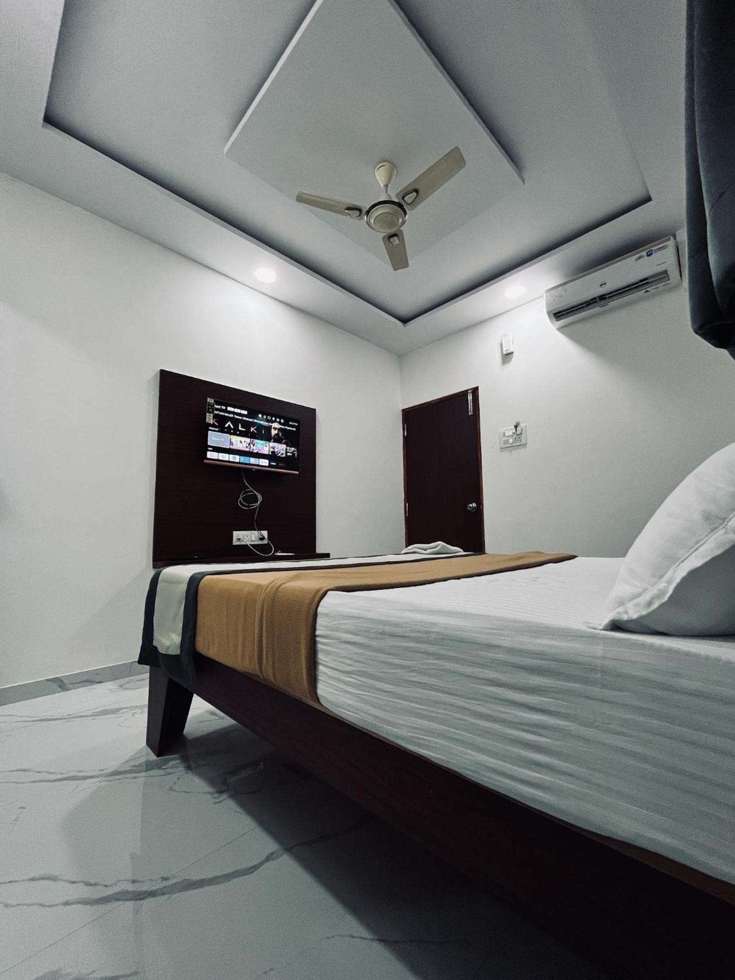 Fortuna Inn Manage By Sn Hospitality 나비뭄바이 외부 사진